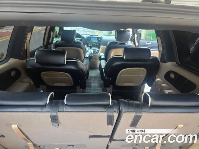 Kia Carnival 2010 thumb 2