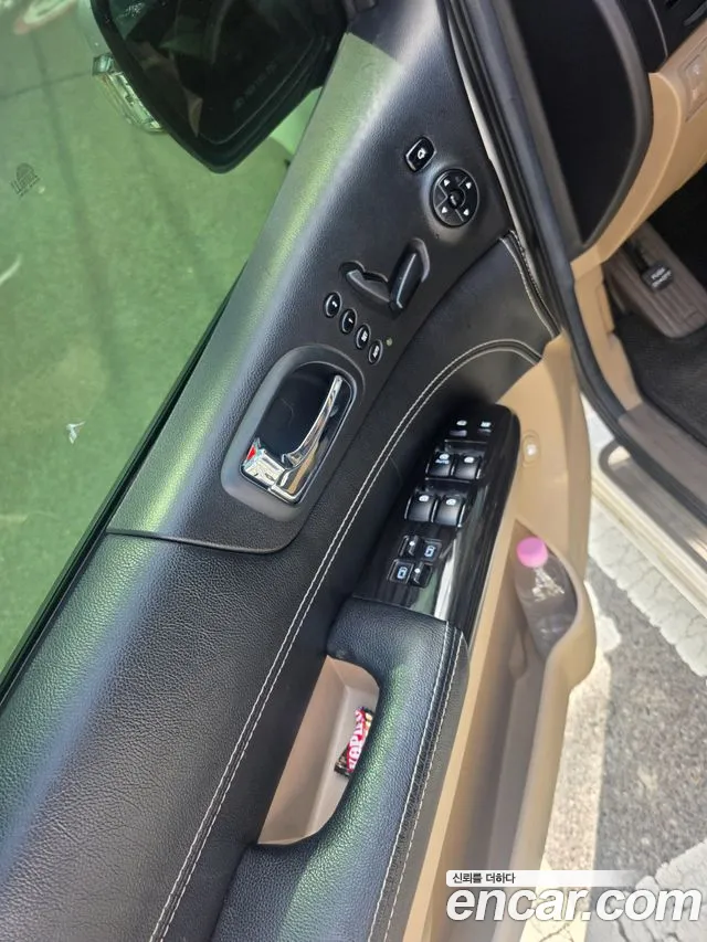 Kia Carnival 2010 thumb 3