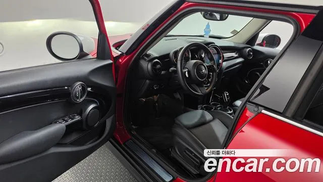 Mini Hatch 2022 thumb 10