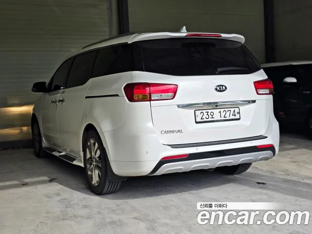 Kia Carnival 2017 thumb 7