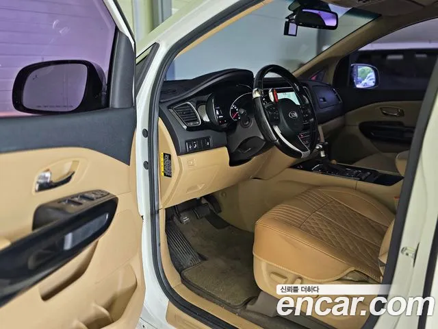 Kia Carnival 2017 thumb 8