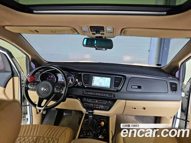 Kia Carnival 2017 thumb 5