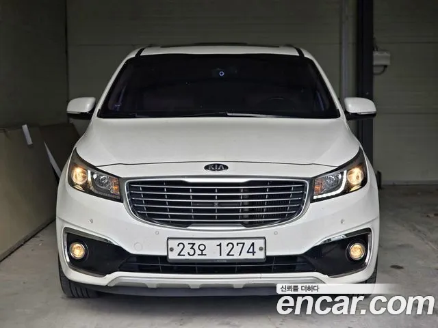 Kia Carnival 2017 thumb 3