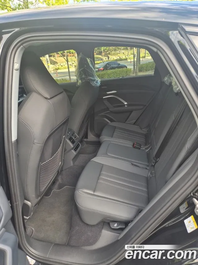 Audi Q5 2025 thumb 6