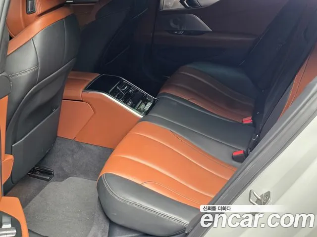 BMW 8 серии 2022 thumb 9