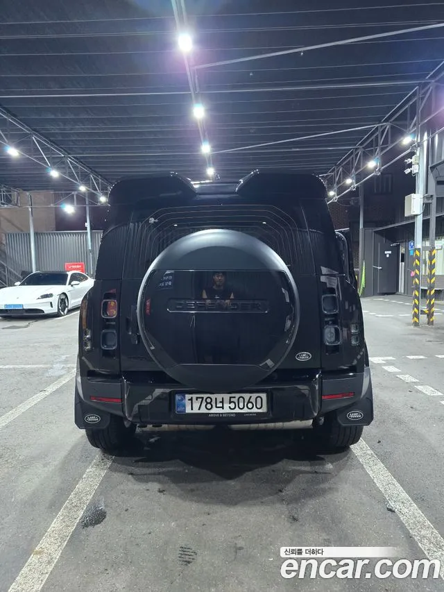 Land Rover Defender 2020 thumb 2