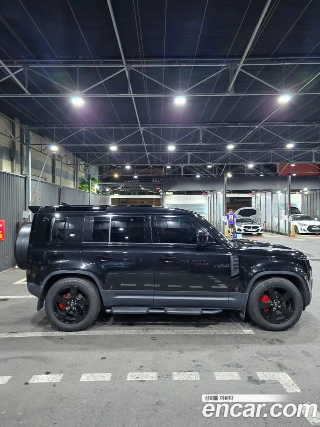 Land Rover Defender 2020 thumb 3