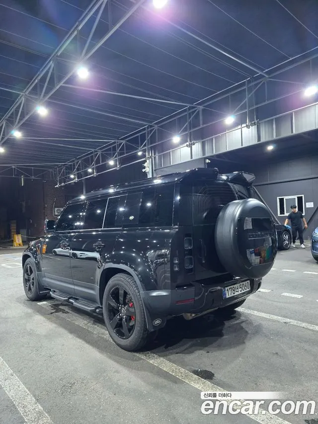 Land Rover Defender 2020 thumb 6