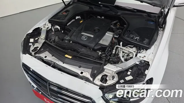 Mercedes-Benz E-Класс 2021 thumb 6