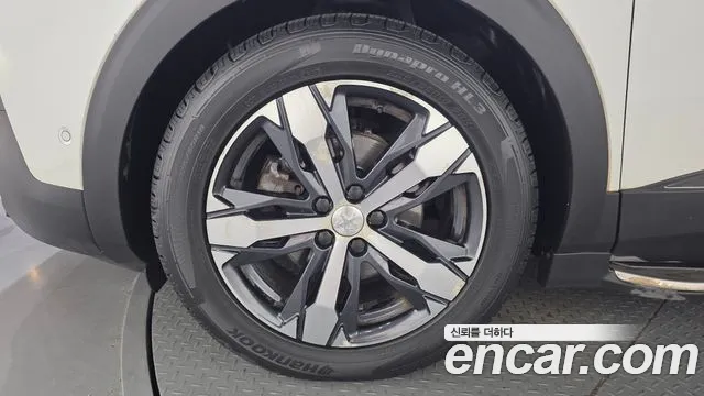 Peugeot 3008 2019 thumb 5