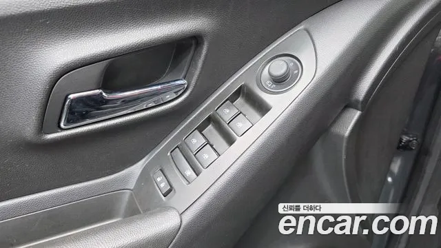 Chevrolet Tracker 2017 thumb 11