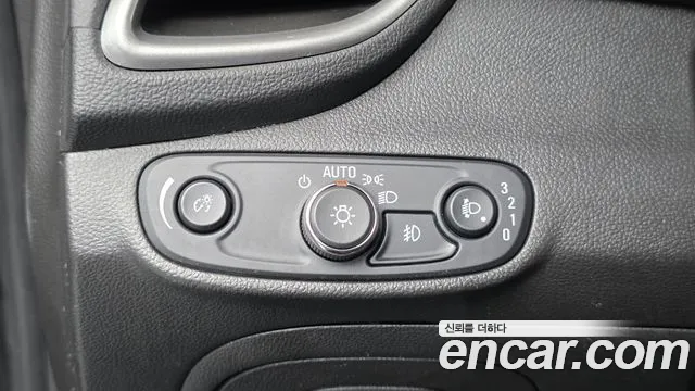 Chevrolet Tracker 2017 thumb 12