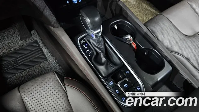 Hyundai Santa Fe 2018 thumb 9