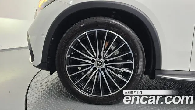 Mercedes-Benz GLC 2025 thumb 4