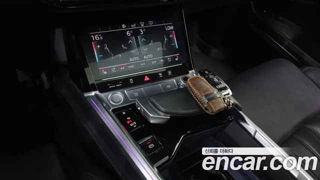 Audi e-tron 2020 thumb 9