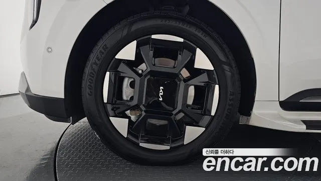 Kia Carnival 2024 thumb 4