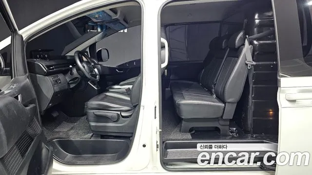 Hyundai Staria 2022 thumb 11