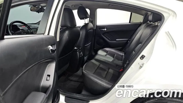 Kia K3 2015 thumb 11