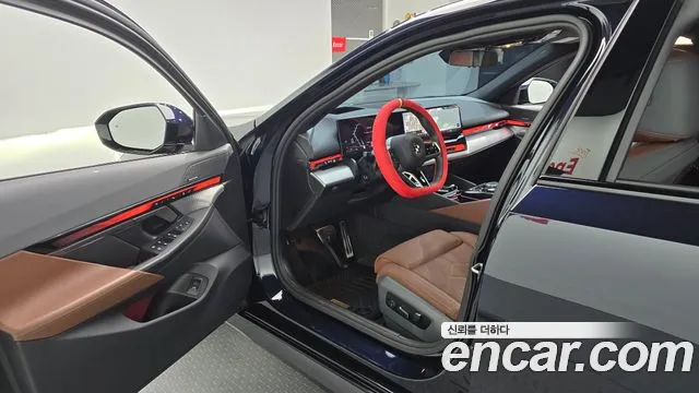 BMW 5 серии 2024 thumb 9