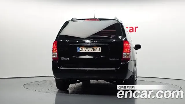 Kia Carnival 2013 thumb 4