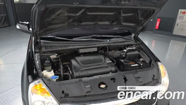 Kia Carnival 2013 thumb 6