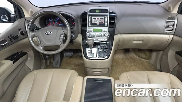 Kia Carnival 2013 thumb 7