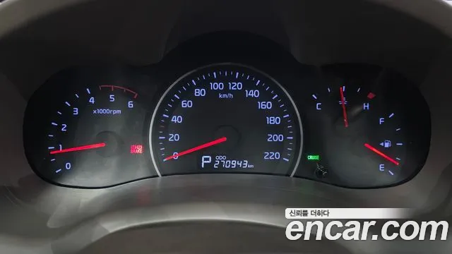 Kia Carnival 2013 thumb 8