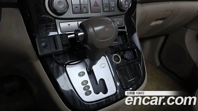 Kia Carnival 2013 thumb 9