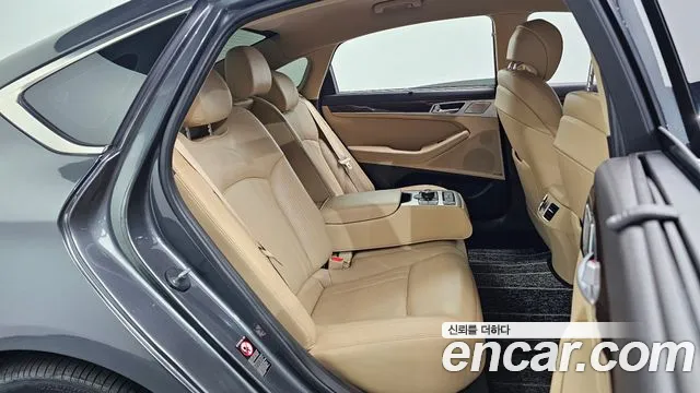 Genesis G80 2019 thumb 11