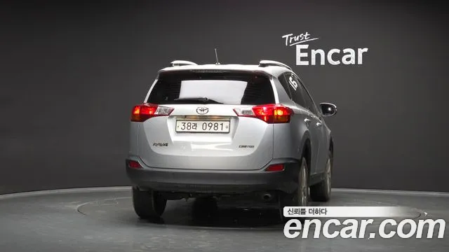 Toyota RAV4 2015 thumb 4