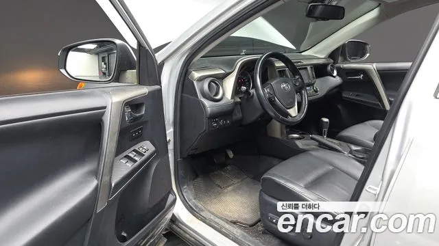 Toyota RAV4 2015 thumb 10