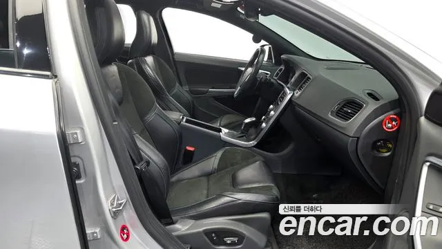 Volvo S60 2017 thumb 11