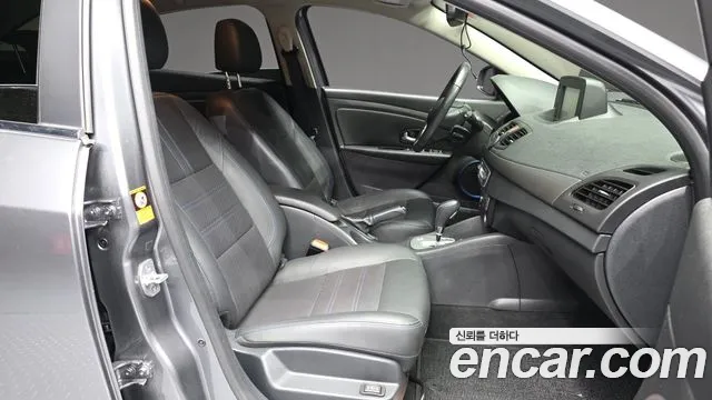 Renault Fluence 2019 thumb 12