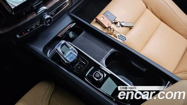 Volvo XC60 2024 thumb 8