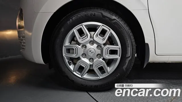 Hyundai Staria 2021 thumb 5