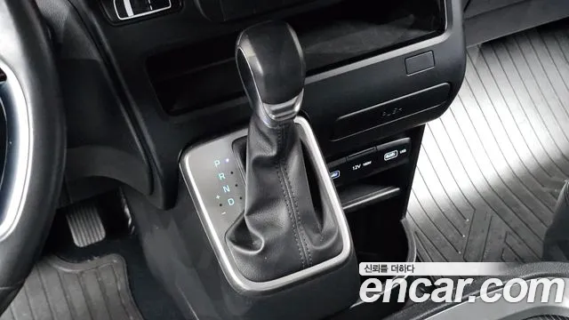 Hyundai Staria 2021 thumb 9