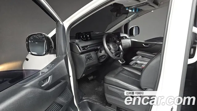 Hyundai Staria 2021 thumb 10