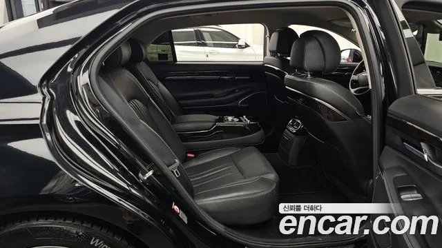 Genesis G90 2019 thumb 12
