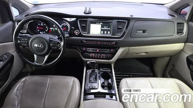 Kia Carnival 2015 thumb 7