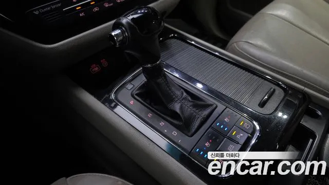 Kia Carnival 2015 thumb 9