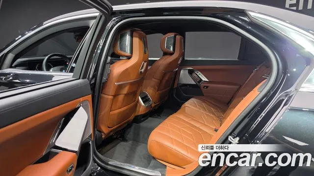 BMW 7 серии 2024 thumb 11