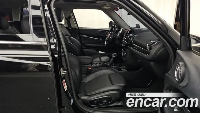 Mini Clubman 2017 thumb 11