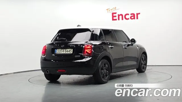 Mini Hatch 2020 thumb 2