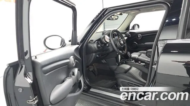Mini Hatch 2020 thumb 10