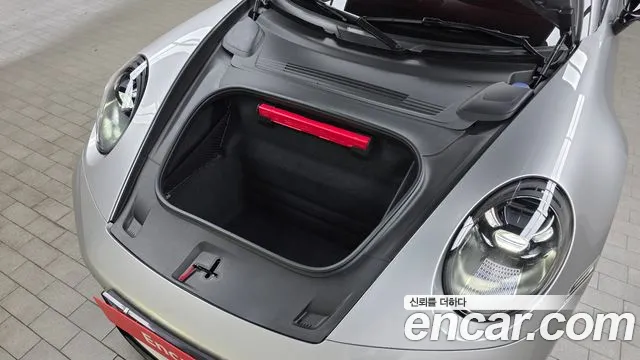 Porsche 911 2024 thumb 6