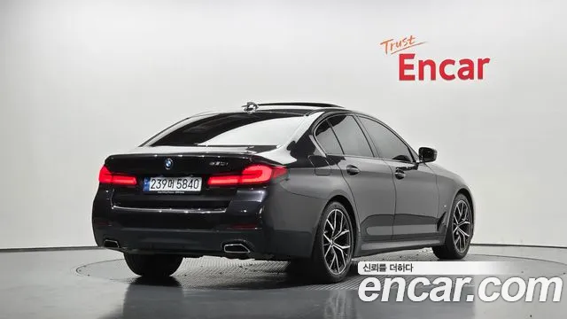BMW 5 серии 2023 thumb 2