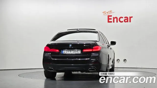 BMW 5 серии 2023 thumb 4