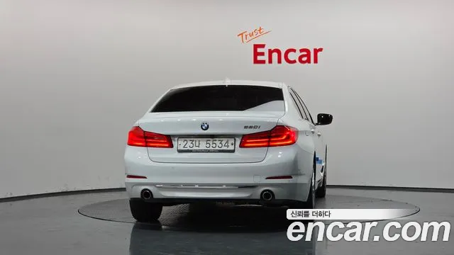 BMW 5 серии 2019 thumb 4