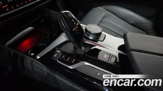 BMW 5 серии 2019 thumb 9