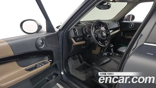 Mini Countryman 2017 thumb 10